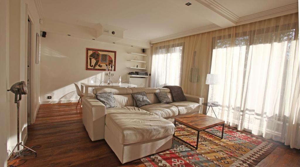 George Apartment In Neuilly Eksteriør billede